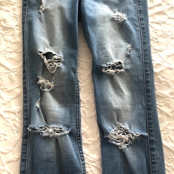 Hollister Cropped Skinny Jeans - Picture 7 of 11